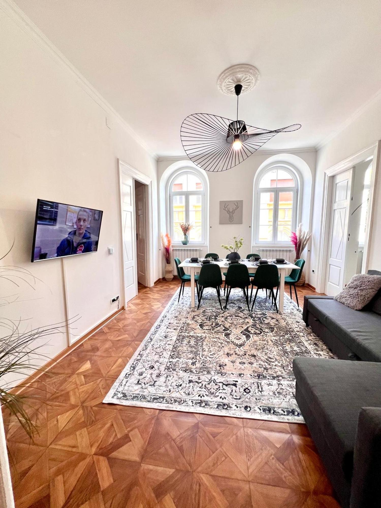 Suite Mitteleuropa Private Parking Триест Екстериор снимка