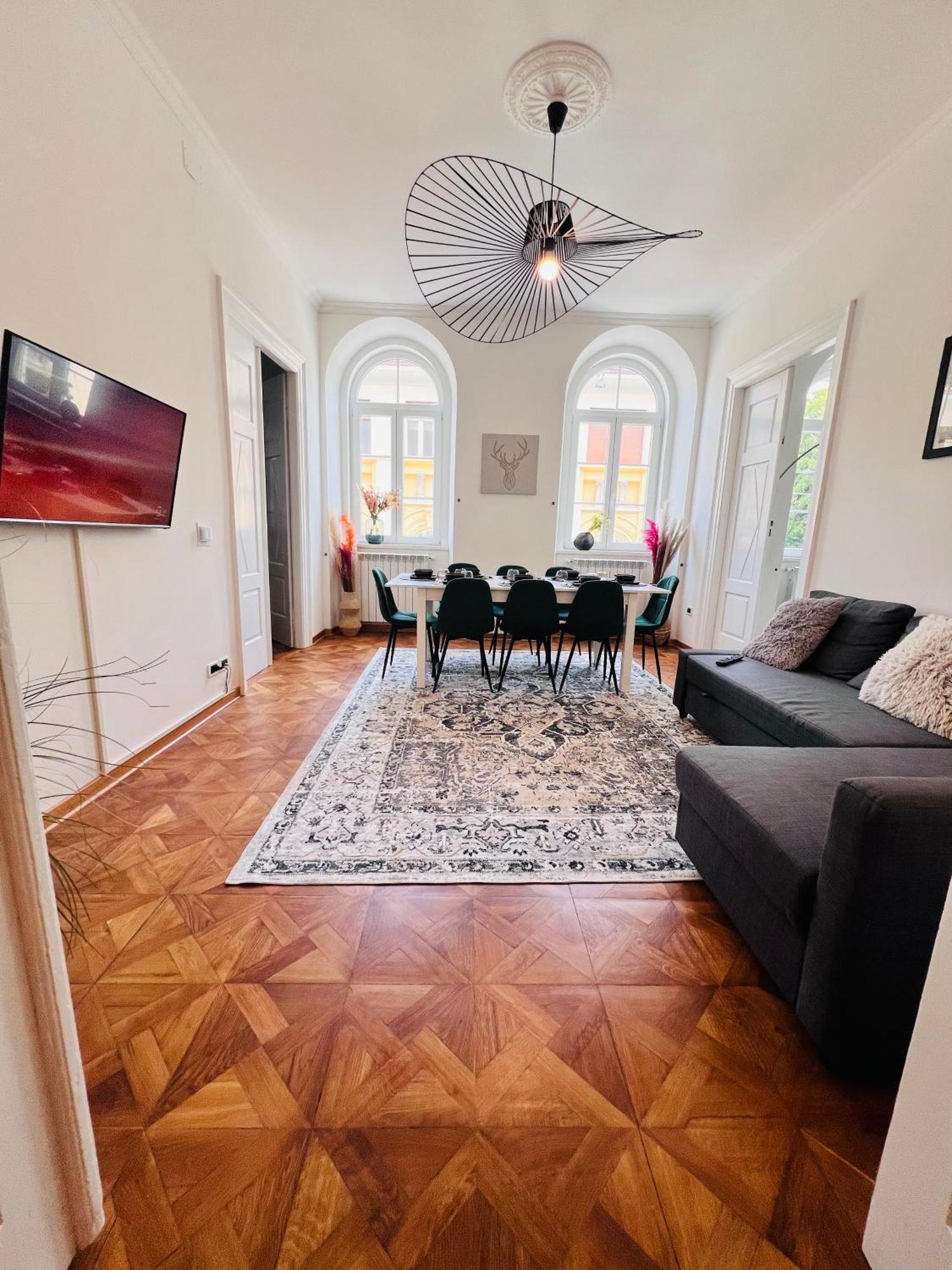 Suite Mitteleuropa Private Parking Триест Екстериор снимка